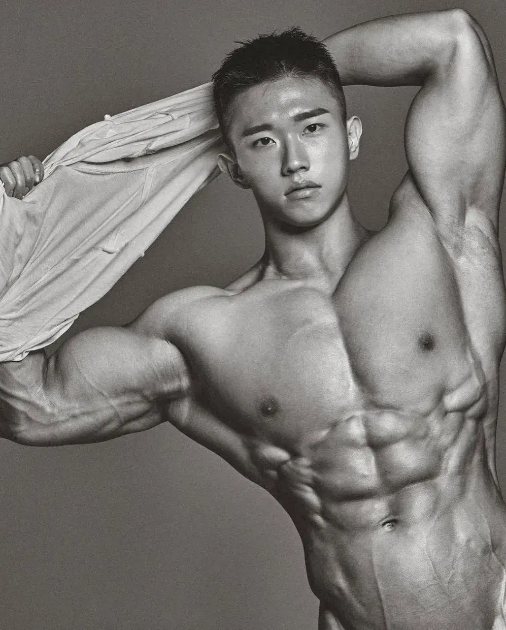 หนุ่มเกาหลีงานดี มีวาร์ป ( IG : jjuntime )