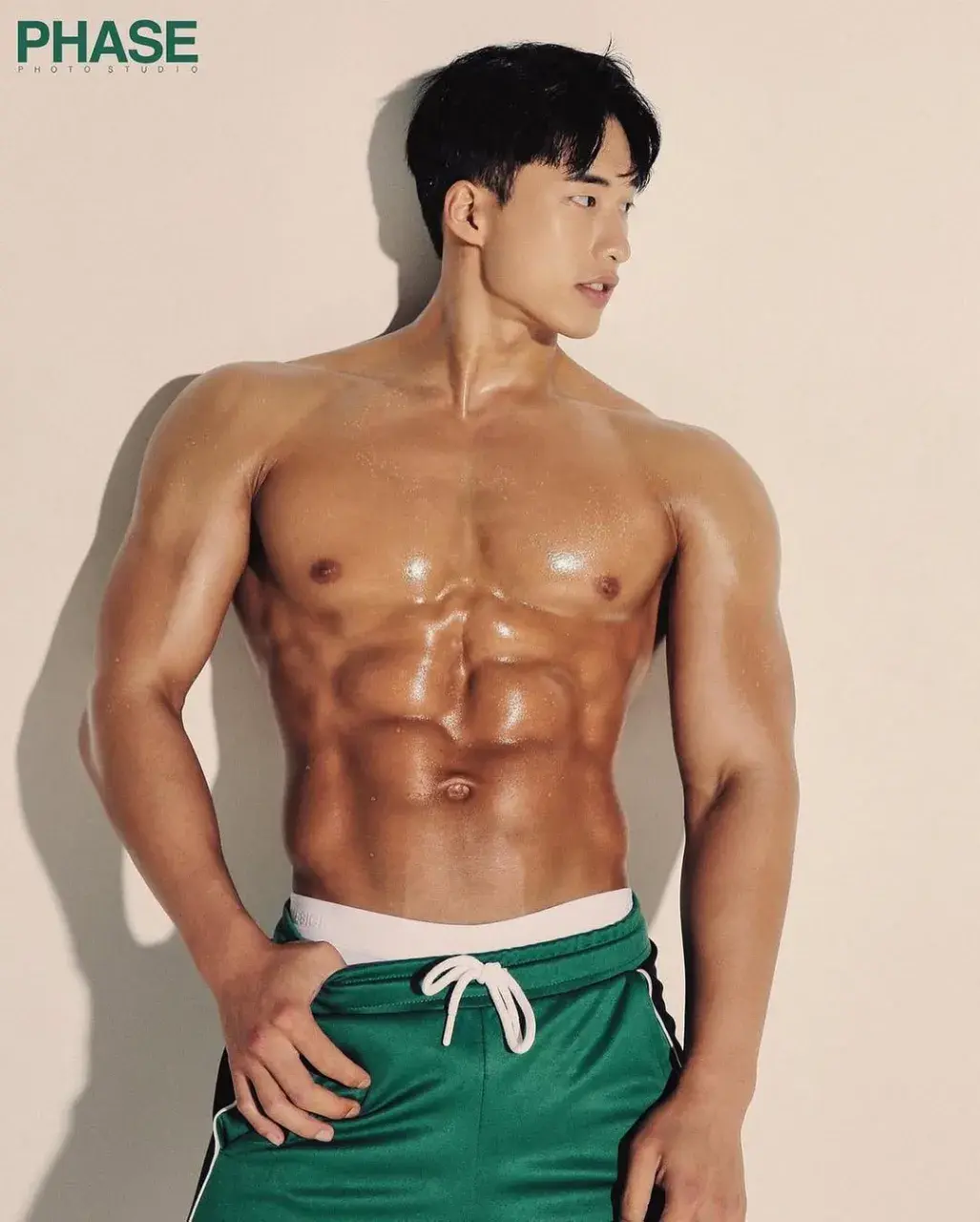 หนุ่มเกาหลีงานดี มีวาร์ป ( IG : b_ukk )