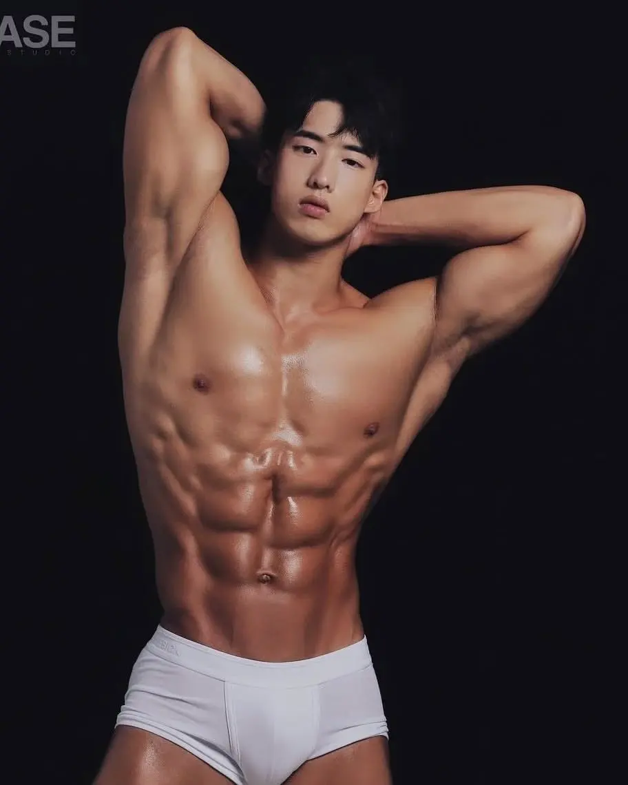 หนุ่มเกาหลีงานดี มีวาร์ป ( IG : b_ukk )