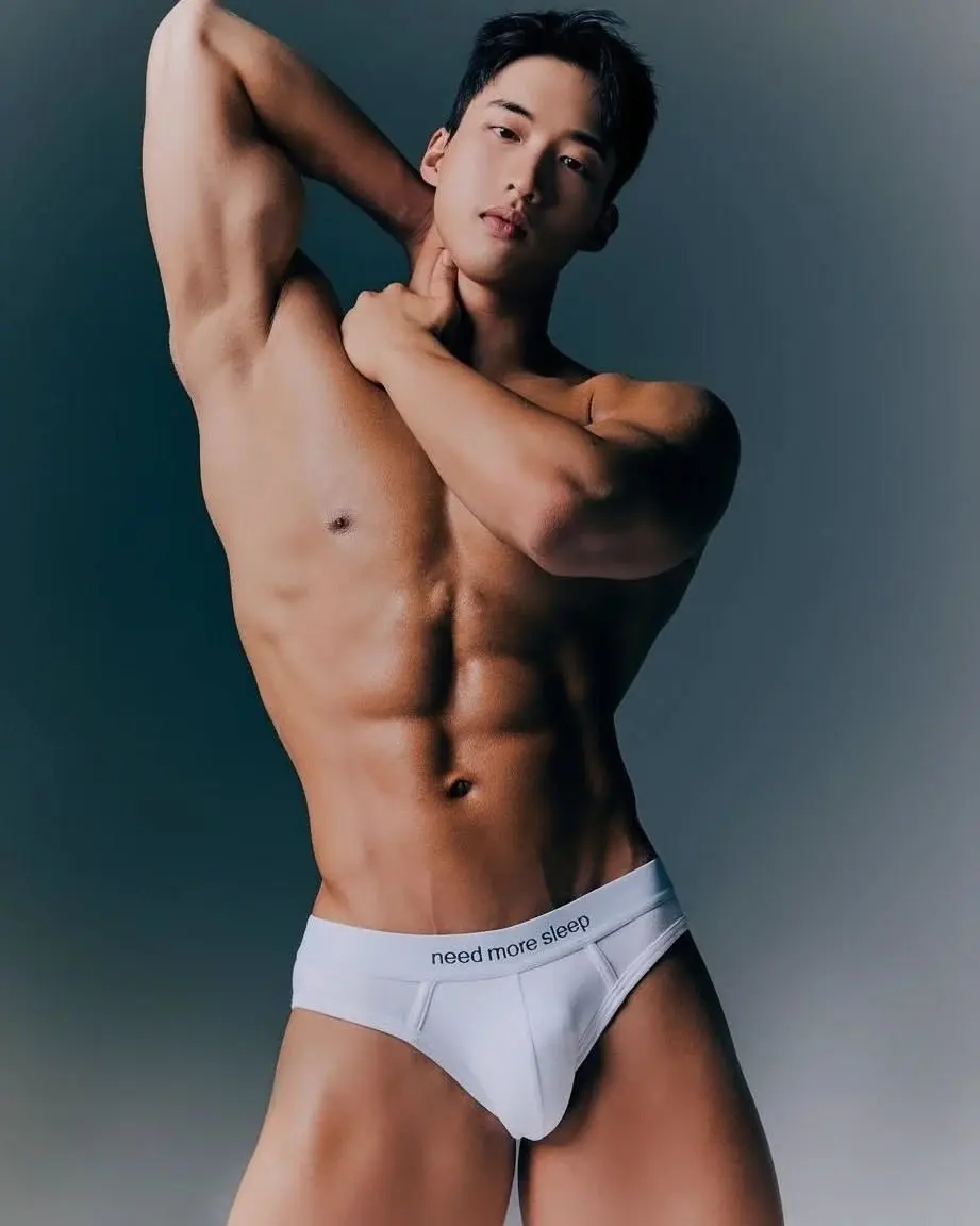 หนุ่มเกาหลีงานดี มีวาร์ป ( IG : b_ukk )