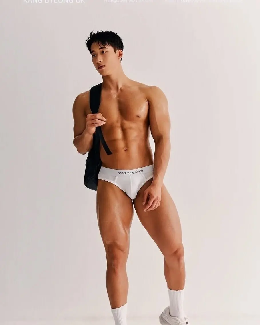 หนุ่มเกาหลีงานดี มีวาร์ป ( IG : b_ukk )