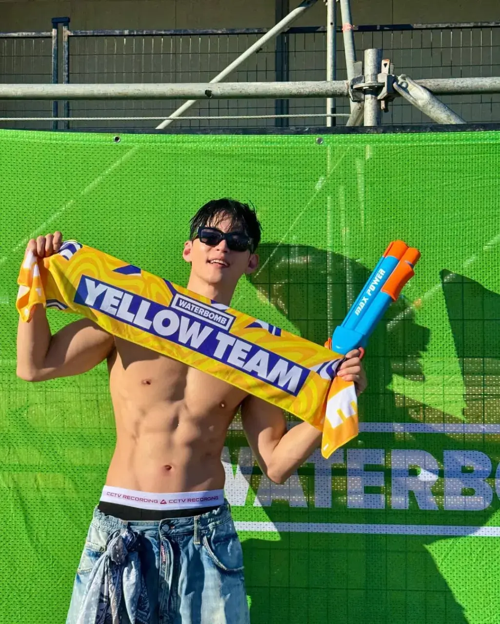 หนุ่มเกาหลีงานดี มีวาร์ป ( IG : its._.limless )