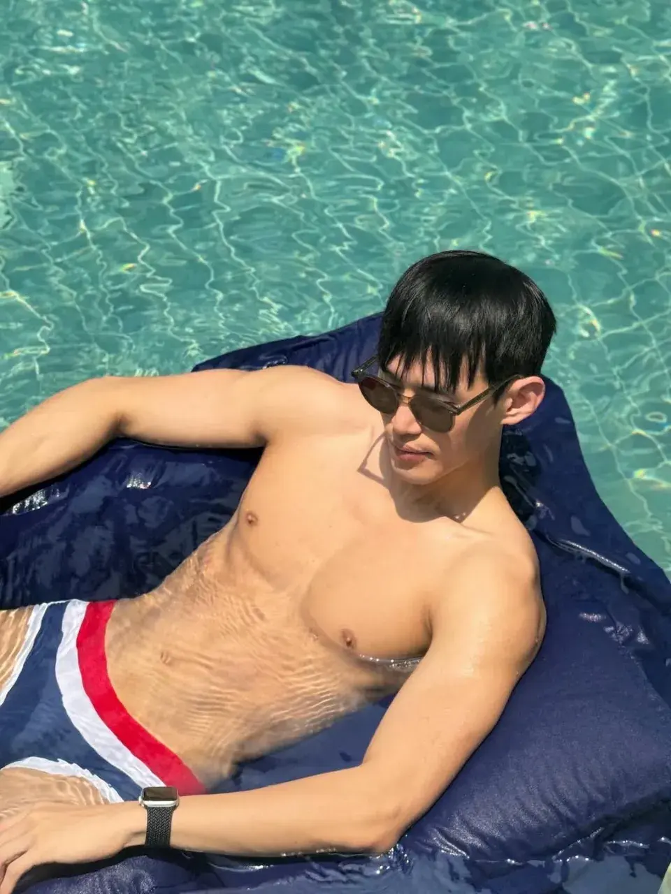 หนุ่มเกาหลีงานดี มีวาร์ป ( IG : its._.limless )