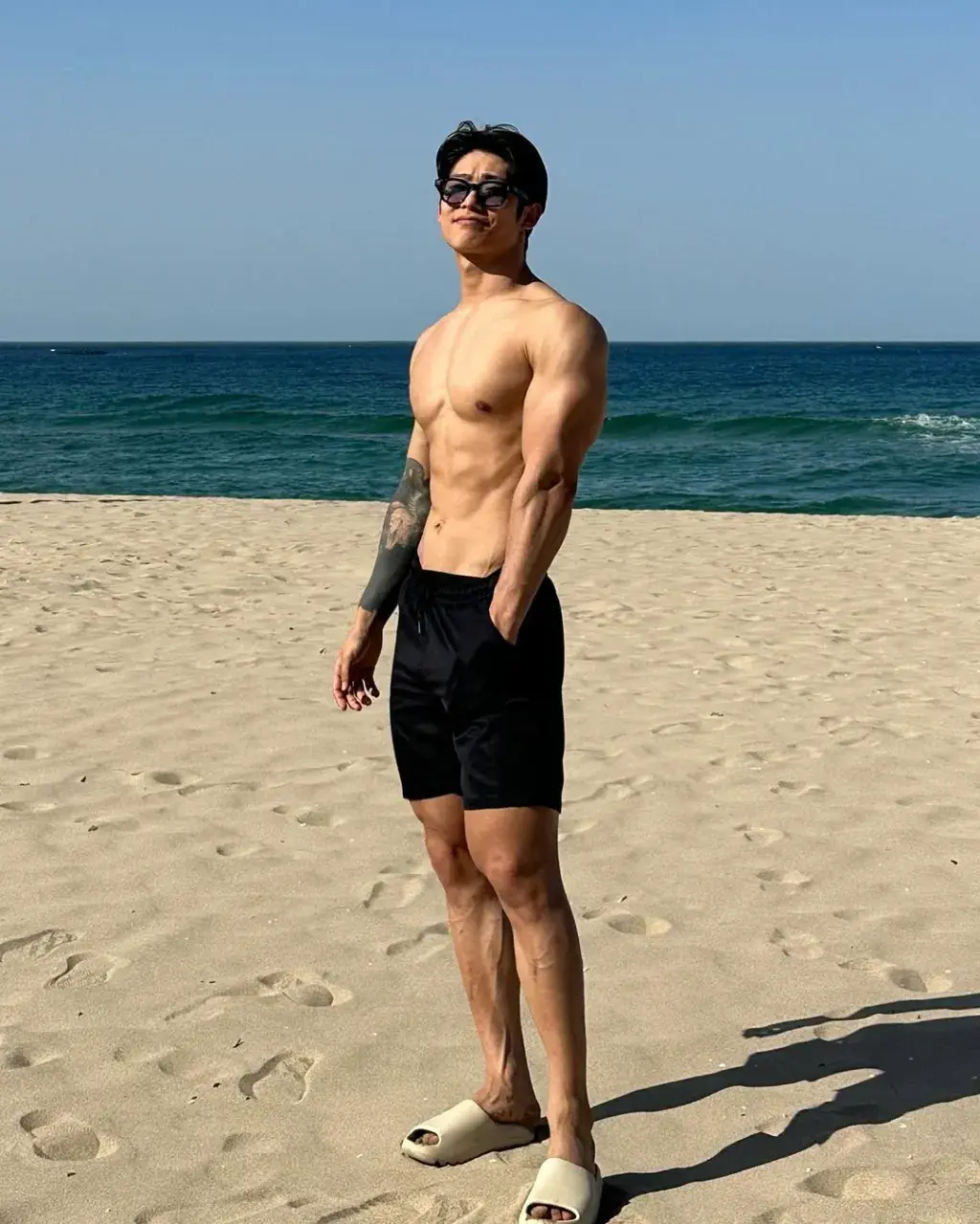 หนุ่มเกาหลีงานดี มีวาร์ป ( IG : choehyeokgeun )