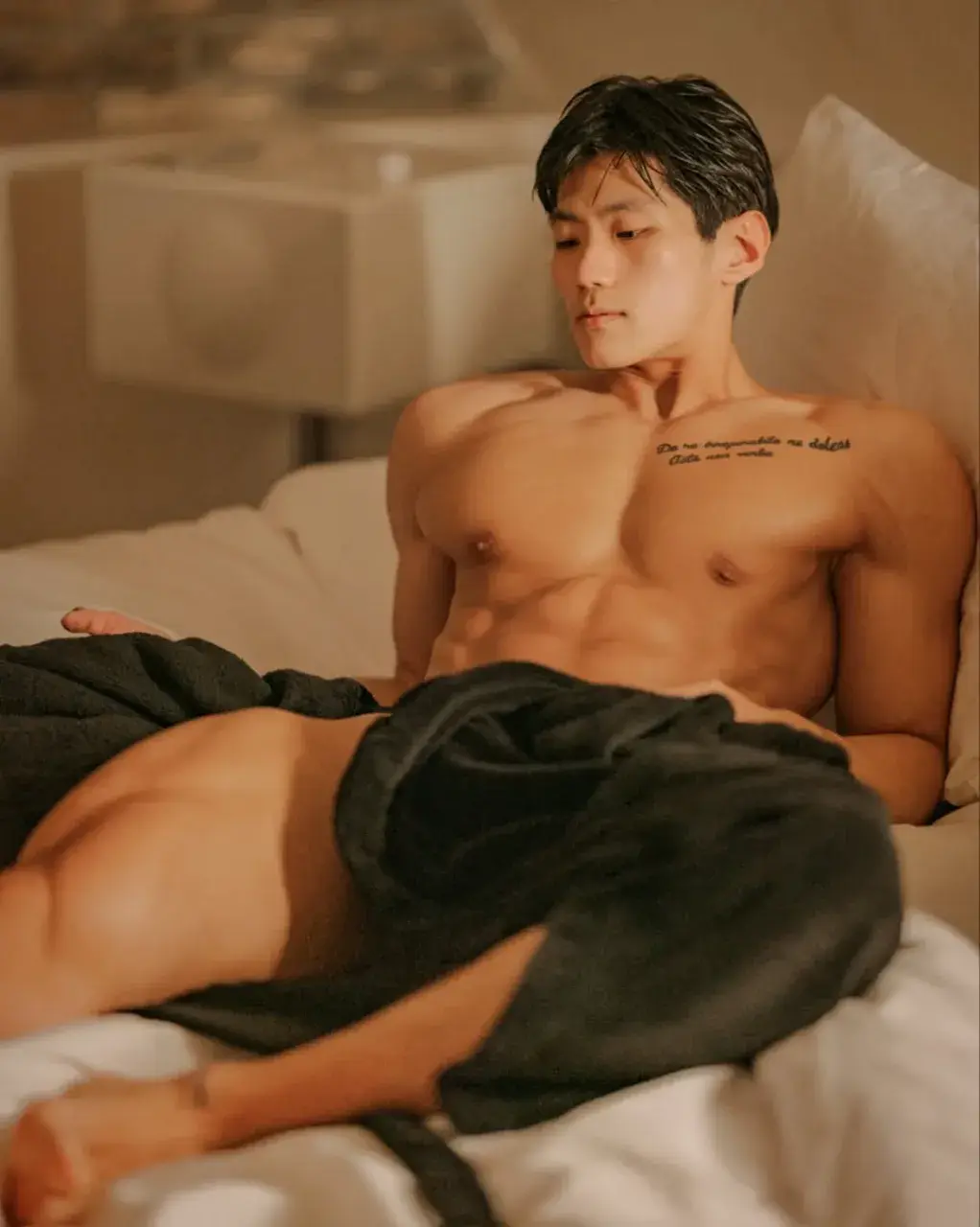 หนุ่มเกาหลีงานดี มีวาร์ป ( IG : qkrgktkxks )