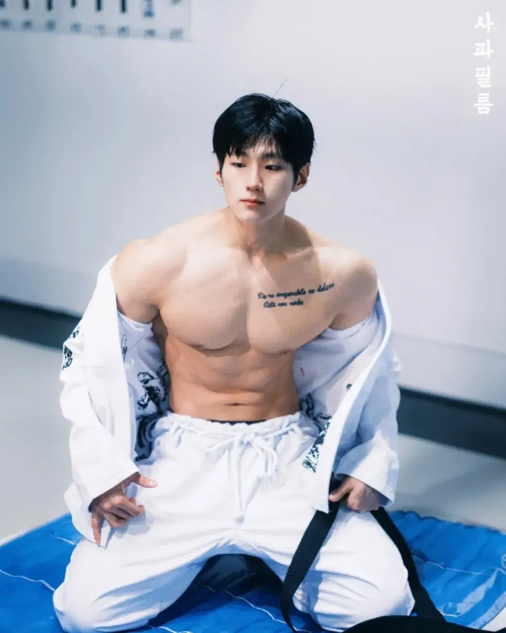 หนุ่มเกาหลีงานดี มีวาร์ป ( IG : qkrgktkxks )