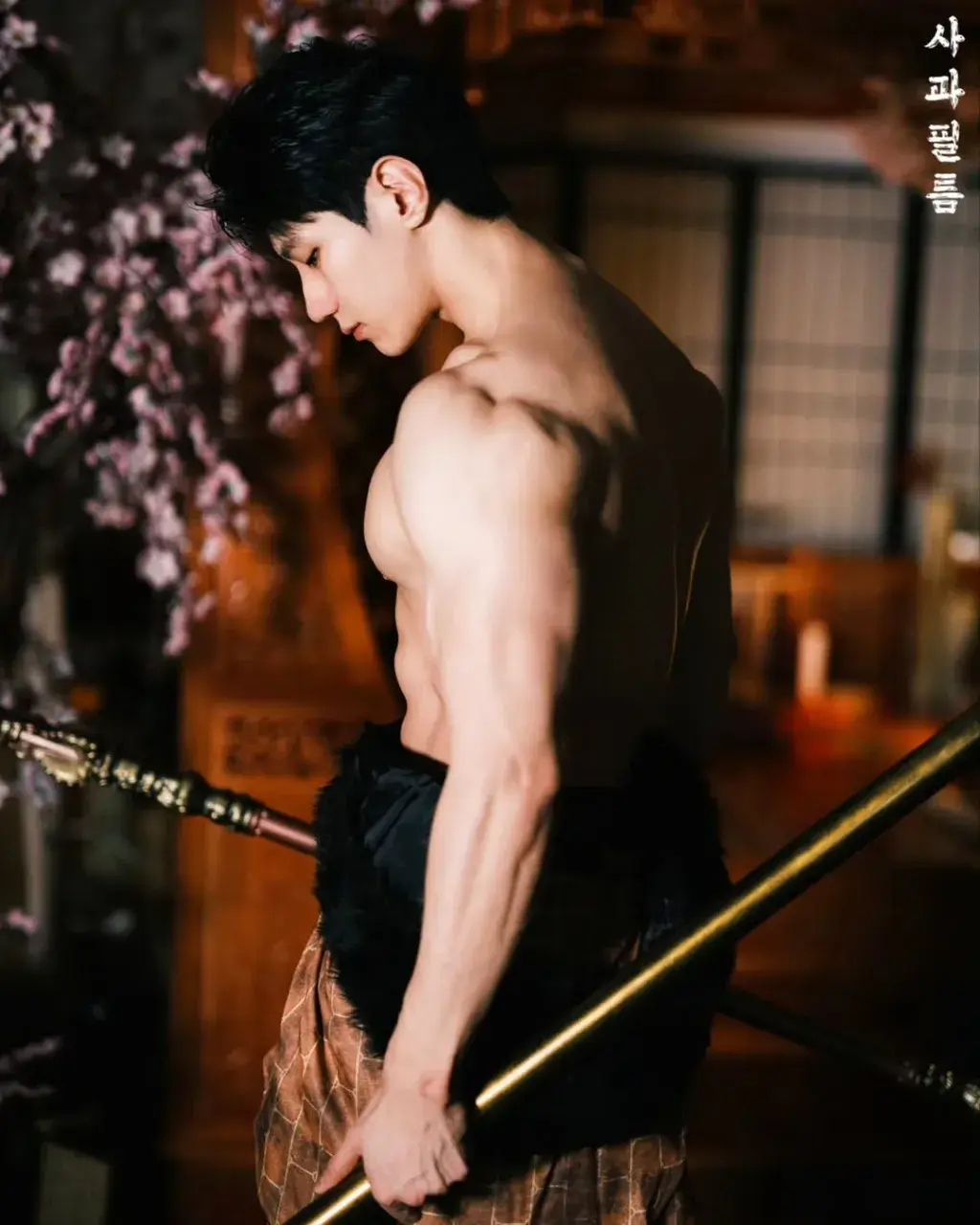 หนุ่มเกาหลีงานดี มีวาร์ป ( IG : qkrgktkxks )