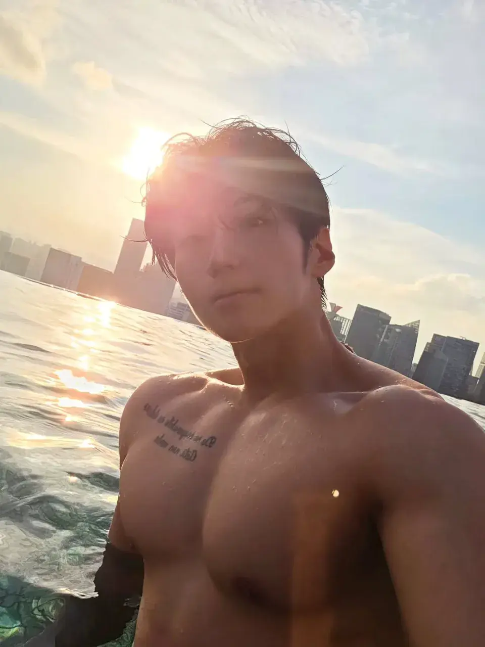 หนุ่มเกาหลีงานดี มีวาร์ป ( IG : qkrgktkxks )