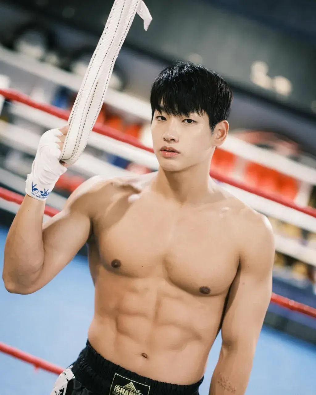 หนุ่มเกาหลีงานดี มีวาร์ป ( IG : 1f_okey )