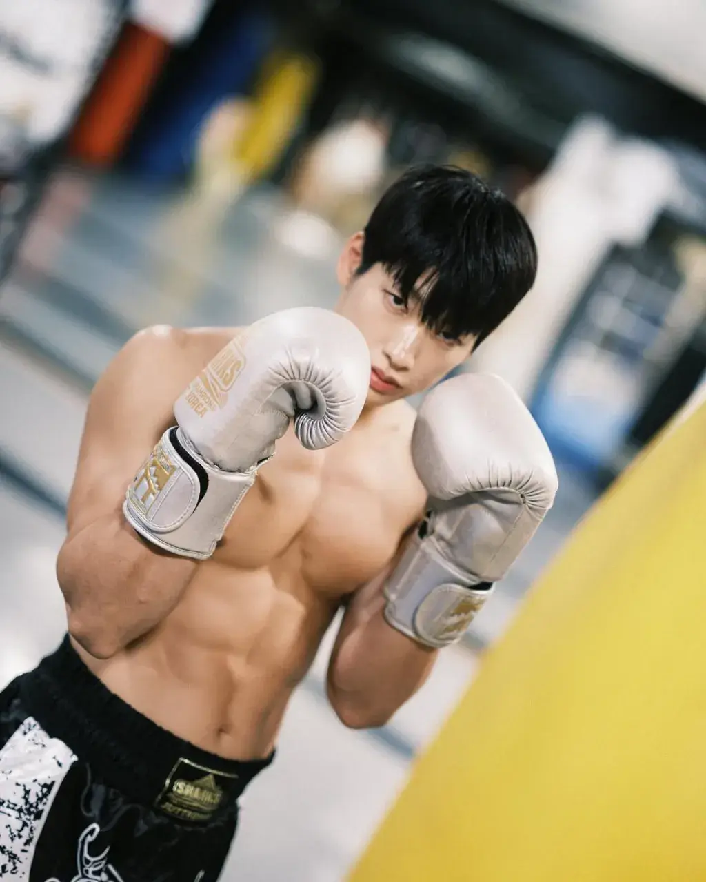 หนุ่มเกาหลีงานดี มีวาร์ป ( IG : 1f_okey )