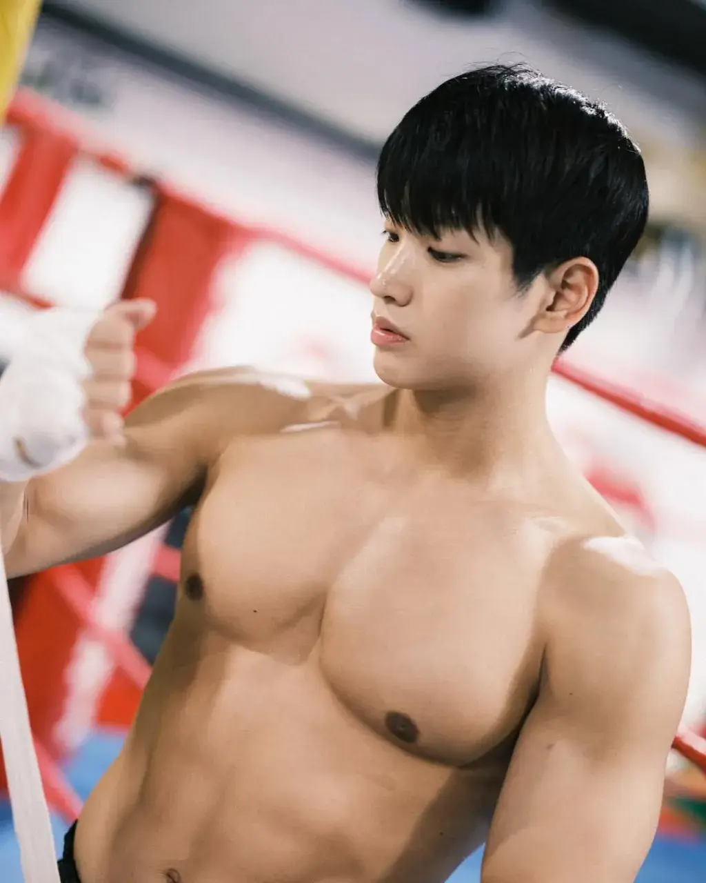 หนุ่มเกาหลีงานดี มีวาร์ป ( IG : 1f_okey )