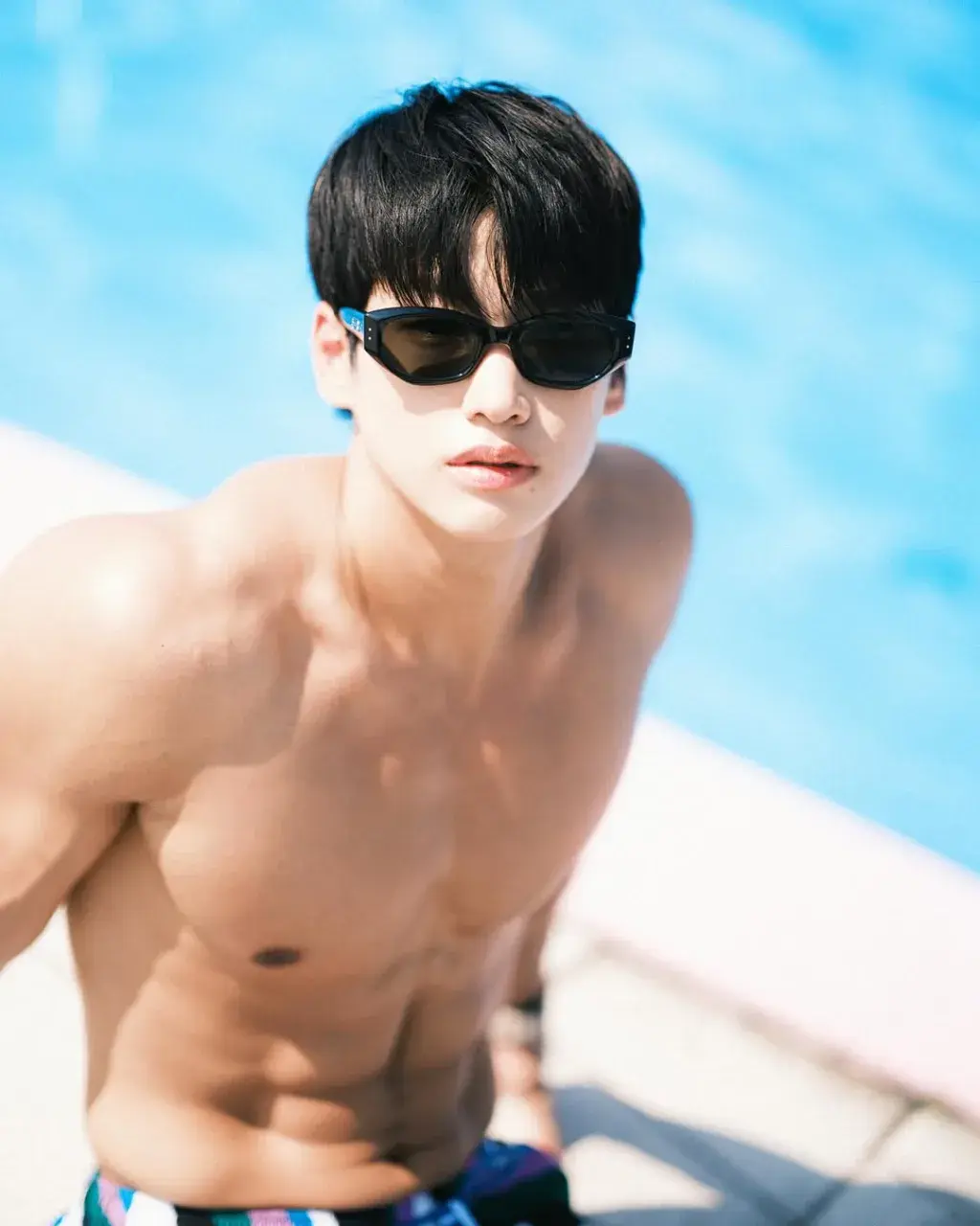 หนุ่มเกาหลีงานดี มีวาร์ป ( IG : 1f_okey )