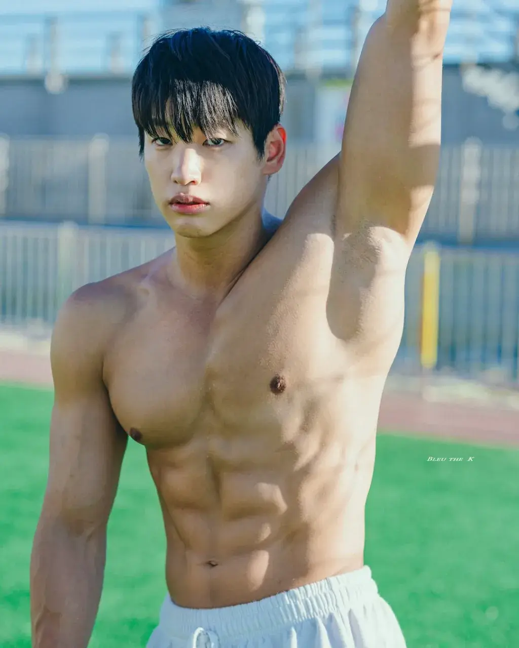 หนุ่มเกาหลีงานดี มีวาร์ป ( IG : 1f_okey )