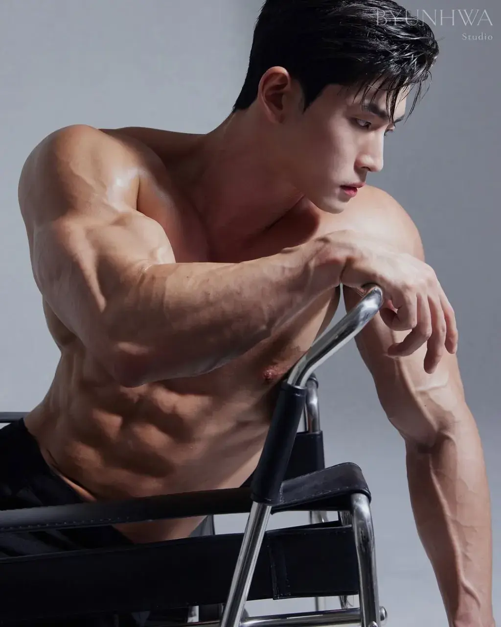 หนุ่มเกาหลีงานดี มีวาร์ป ( IG : superbody__jin )