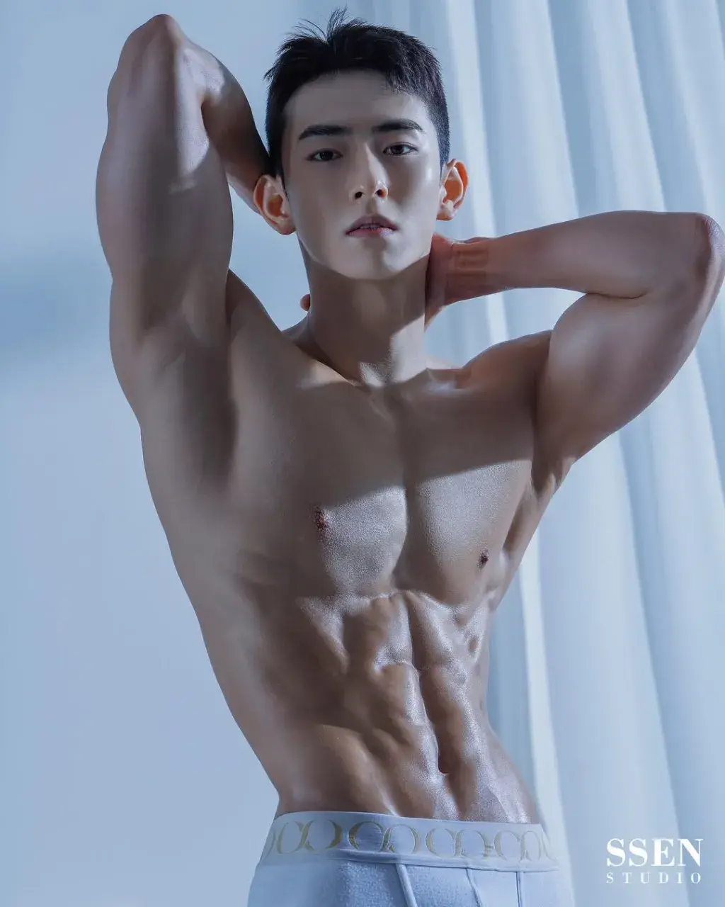 หนุ่มเกาหลีงานดี มีวาร์ป ( IG : jung__won.k )