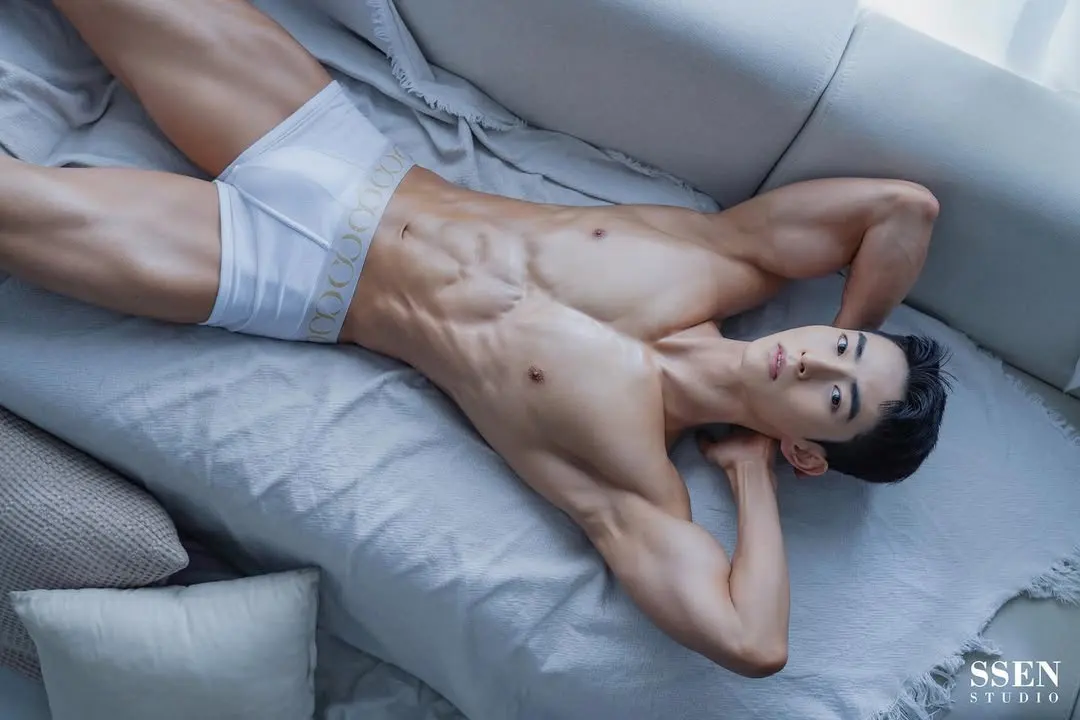 หนุ่มเกาหลีงานดี มีวาร์ป ( IG : jung__won.k )