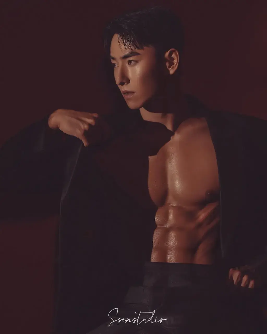 หนุ่มเกาหลีงานดี มีวาร์ป ( IG : jung__won.k )