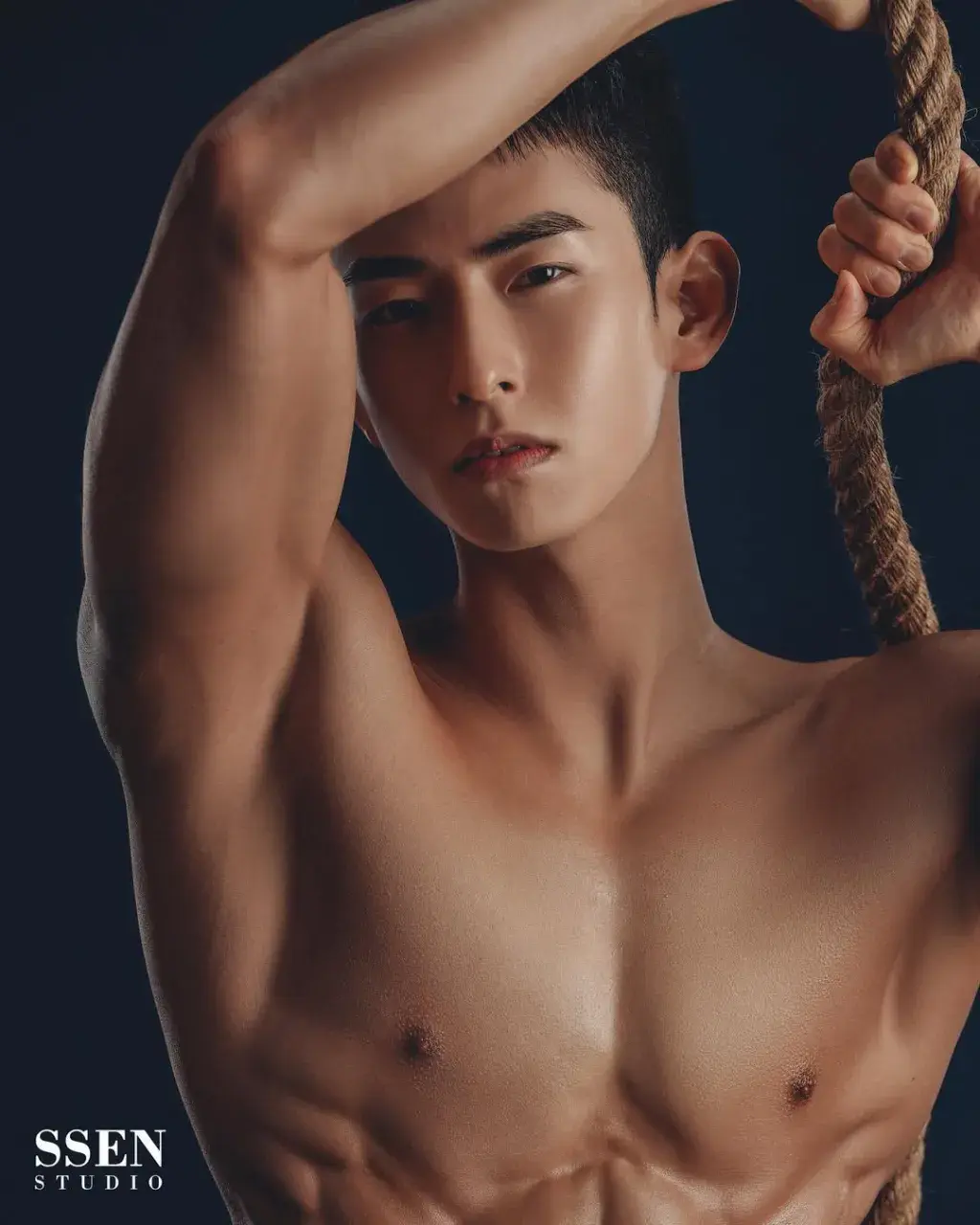 หนุ่มเกาหลีงานดี มีวาร์ป ( IG : jung__won.k )