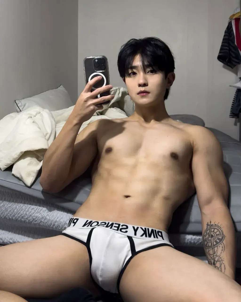 หนุ่มเกาหลีงานดี มีวาร์ป ( IG : hy_one_ )