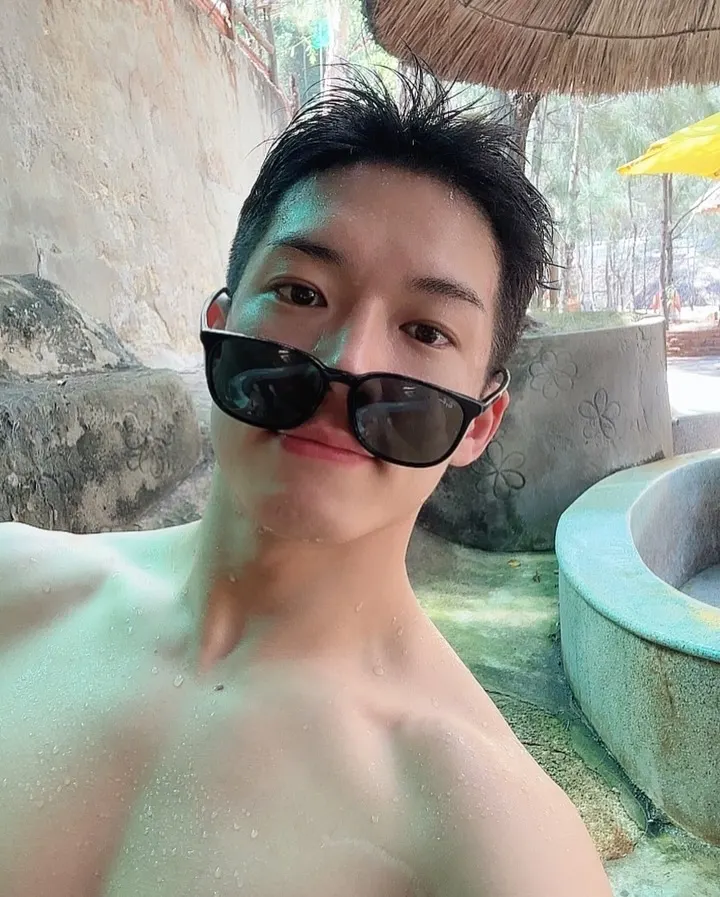 หนุ่มเกาหลีงานดี มีวาร์ป ( IG : dragonjju )