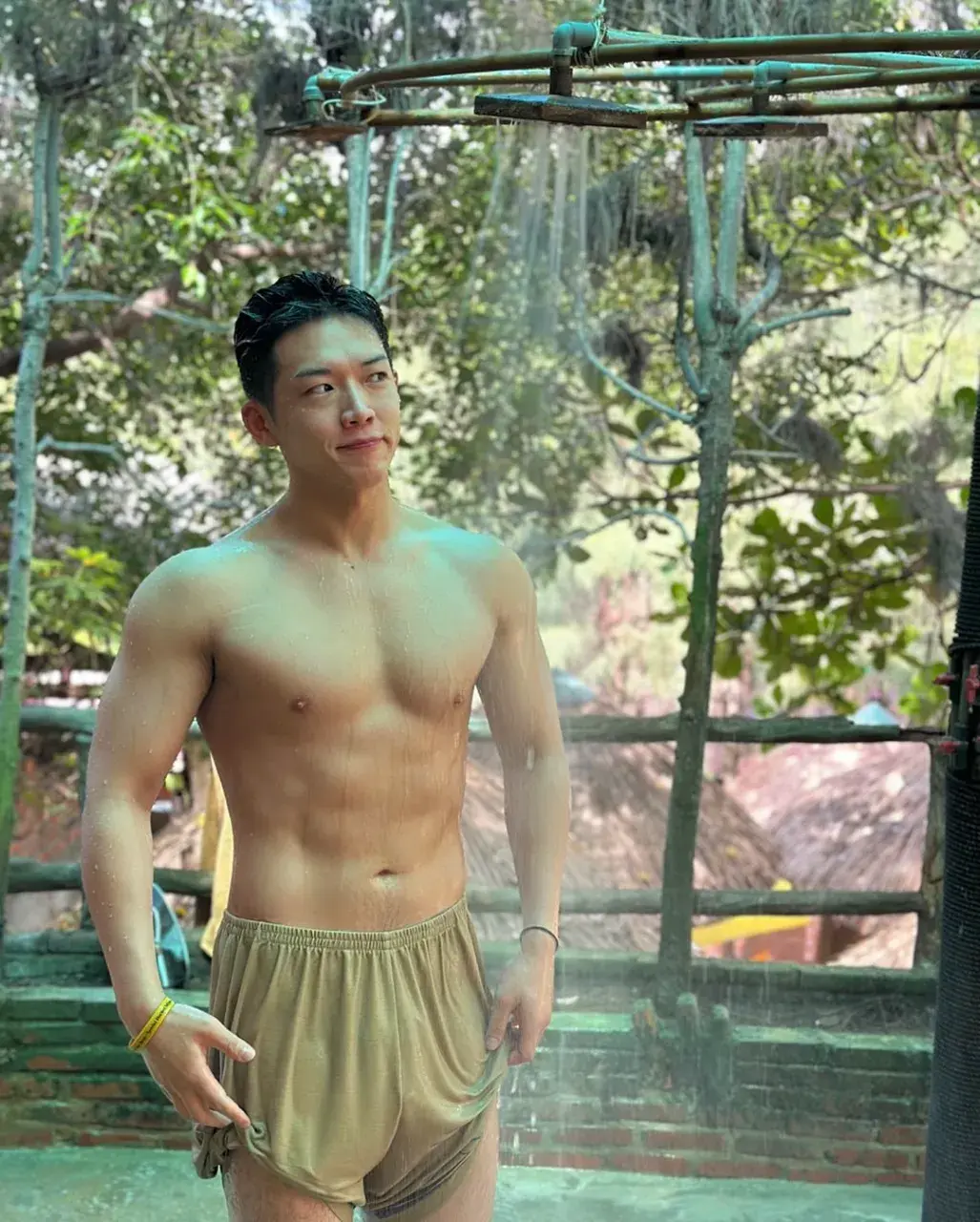 หนุ่มเกาหลีงานดี มีวาร์ป ( IG : dragonjju )