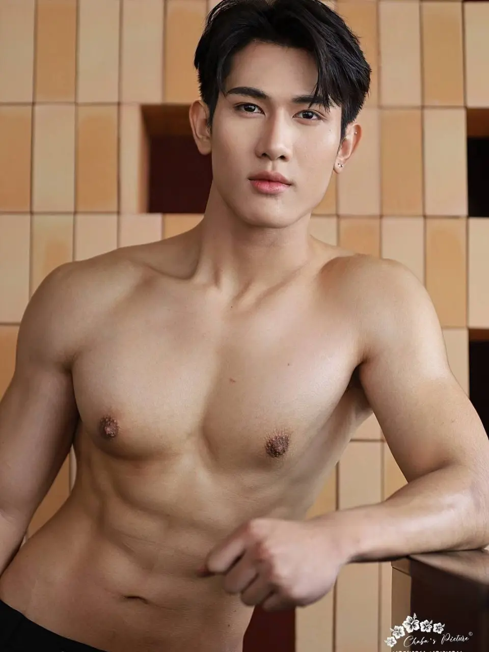 Cool GUY : Phacharaphon Suksamran