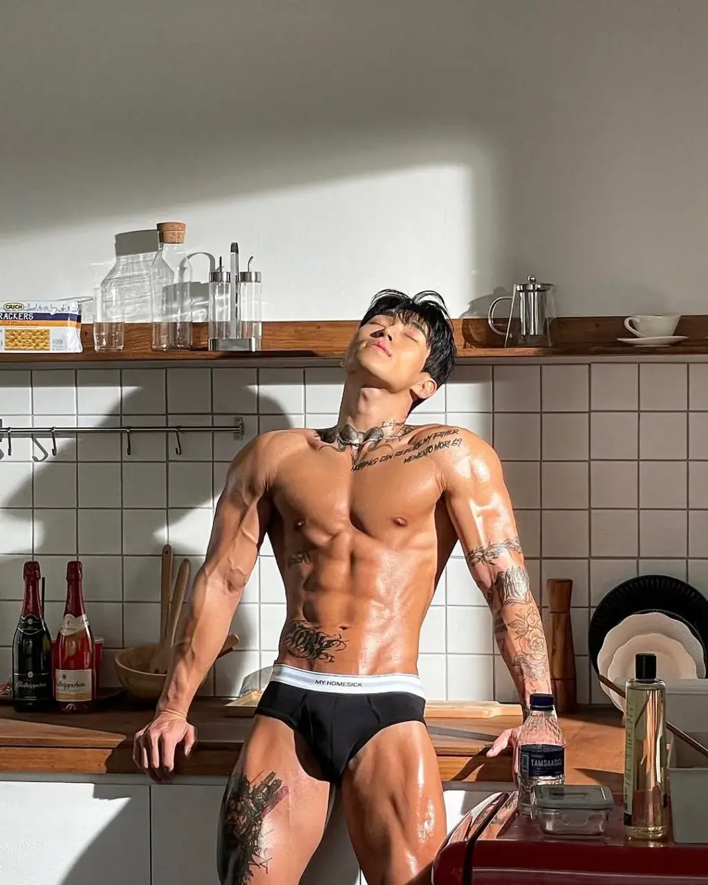 หนุ่มเกาหลีงานดี มีวาร์ป ( IG : lim_yolo_ )