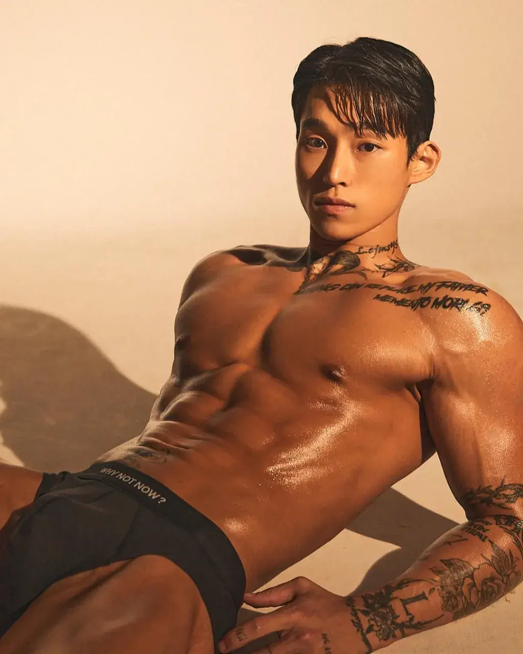 หนุ่มเกาหลีงานดี มีวาร์ป ( IG : lim_yolo_ )