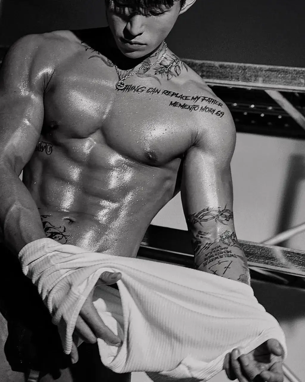 หนุ่มเกาหลีงานดี มีวาร์ป ( IG : lim_yolo_ )