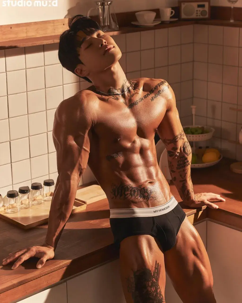 หนุ่มเกาหลีงานดี มีวาร์ป ( IG : lim_yolo_ )