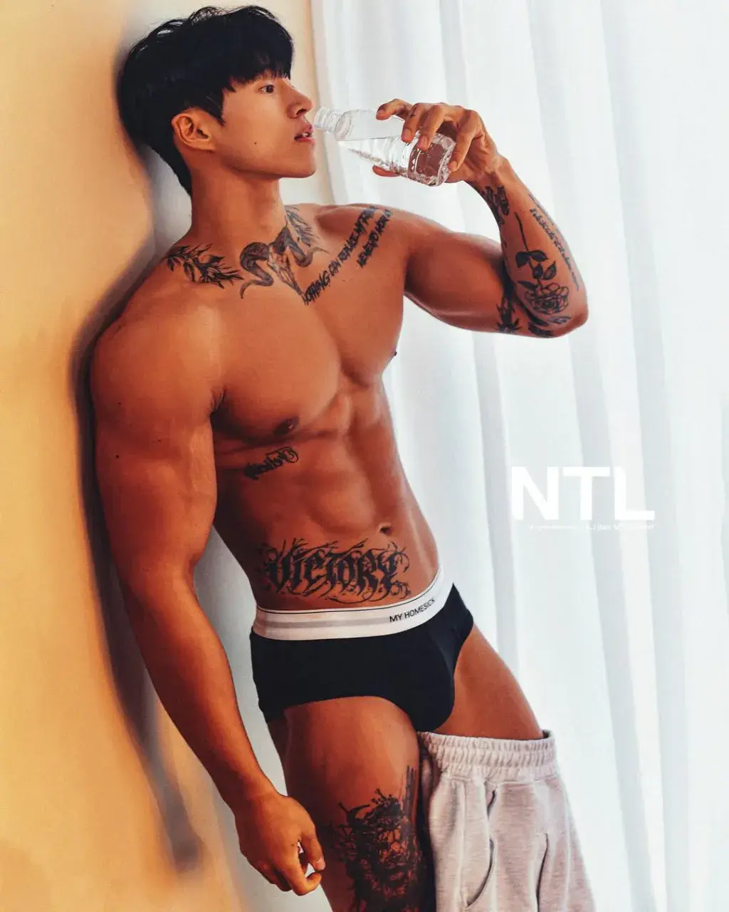 หนุ่มเกาหลีงานดี มีวาร์ป ( IG : lim_yolo_ )