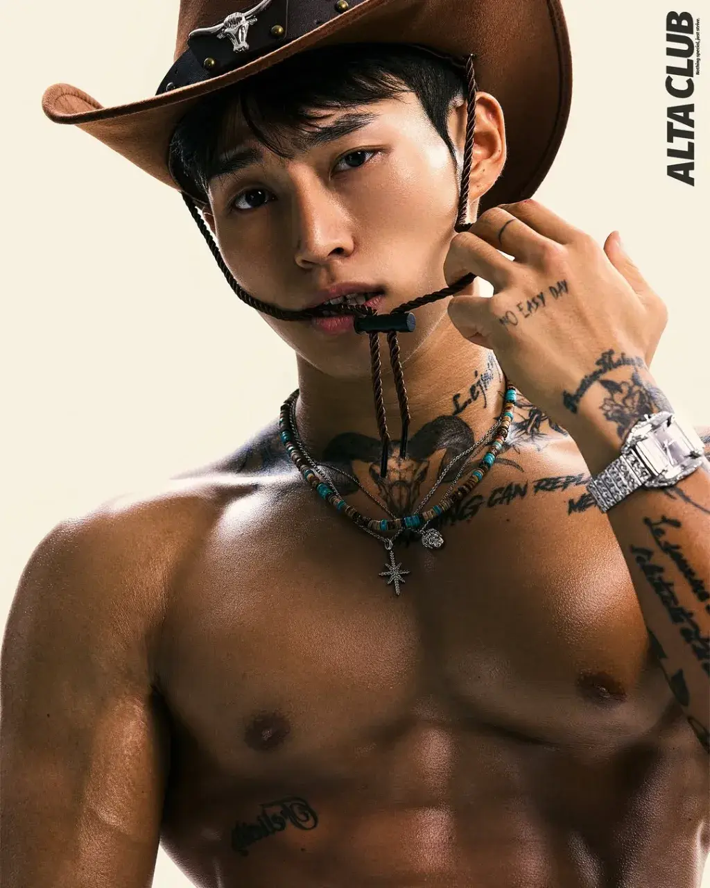 หนุ่มเกาหลีงานดี มีวาร์ป ( IG : lim_yolo_ )