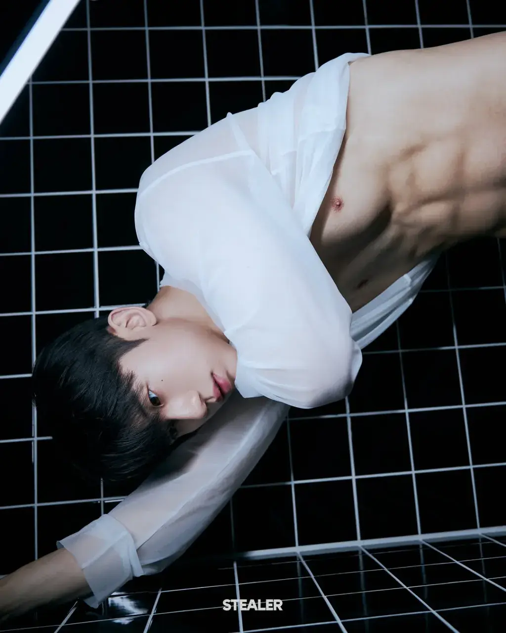 หนุ่มเกาหลีงานดี มีวาร์ป ( IG : h_hyu00 )