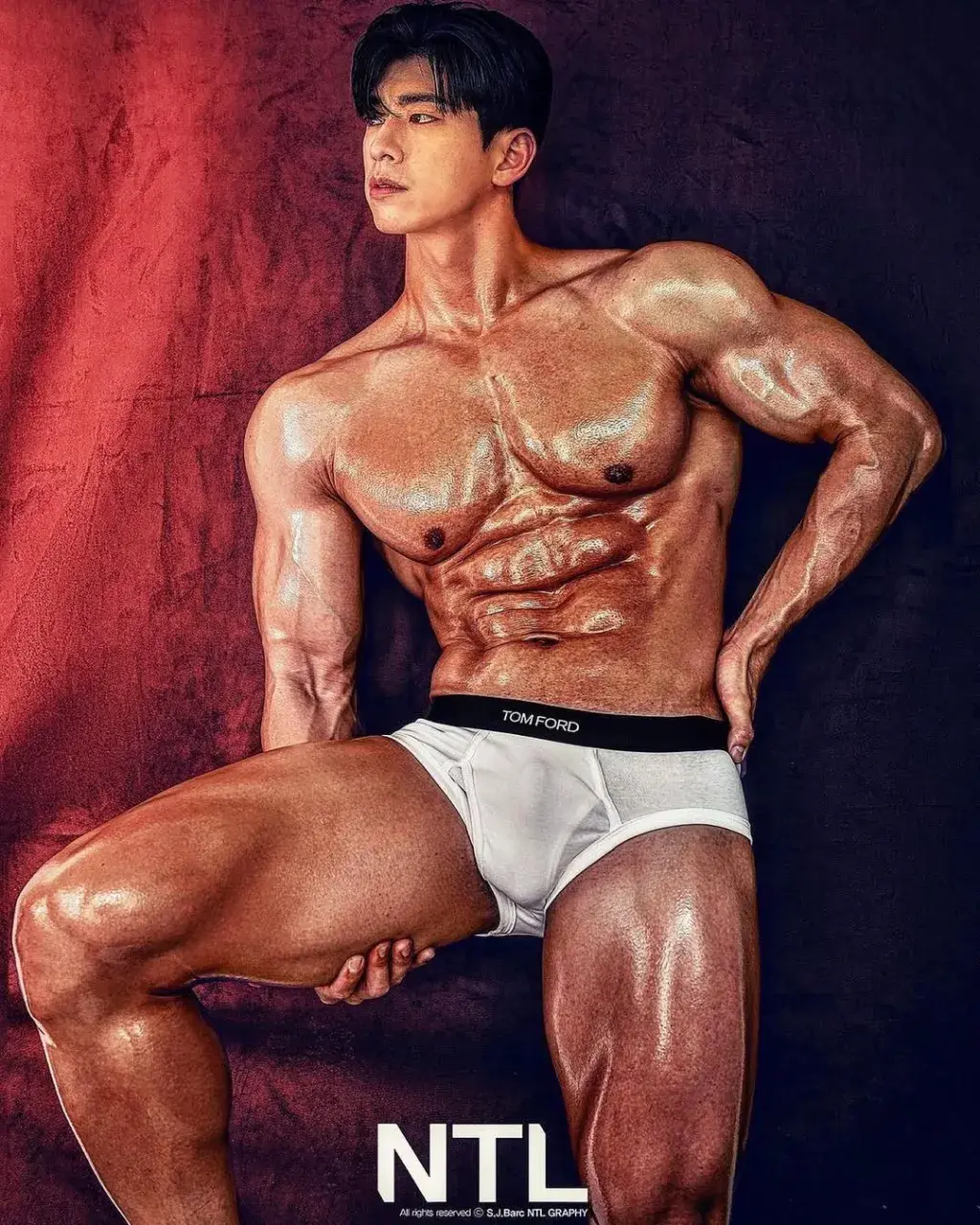 หนุ่มเกาหลีงานดี มีวาร์ป ( IG : o_manfit )