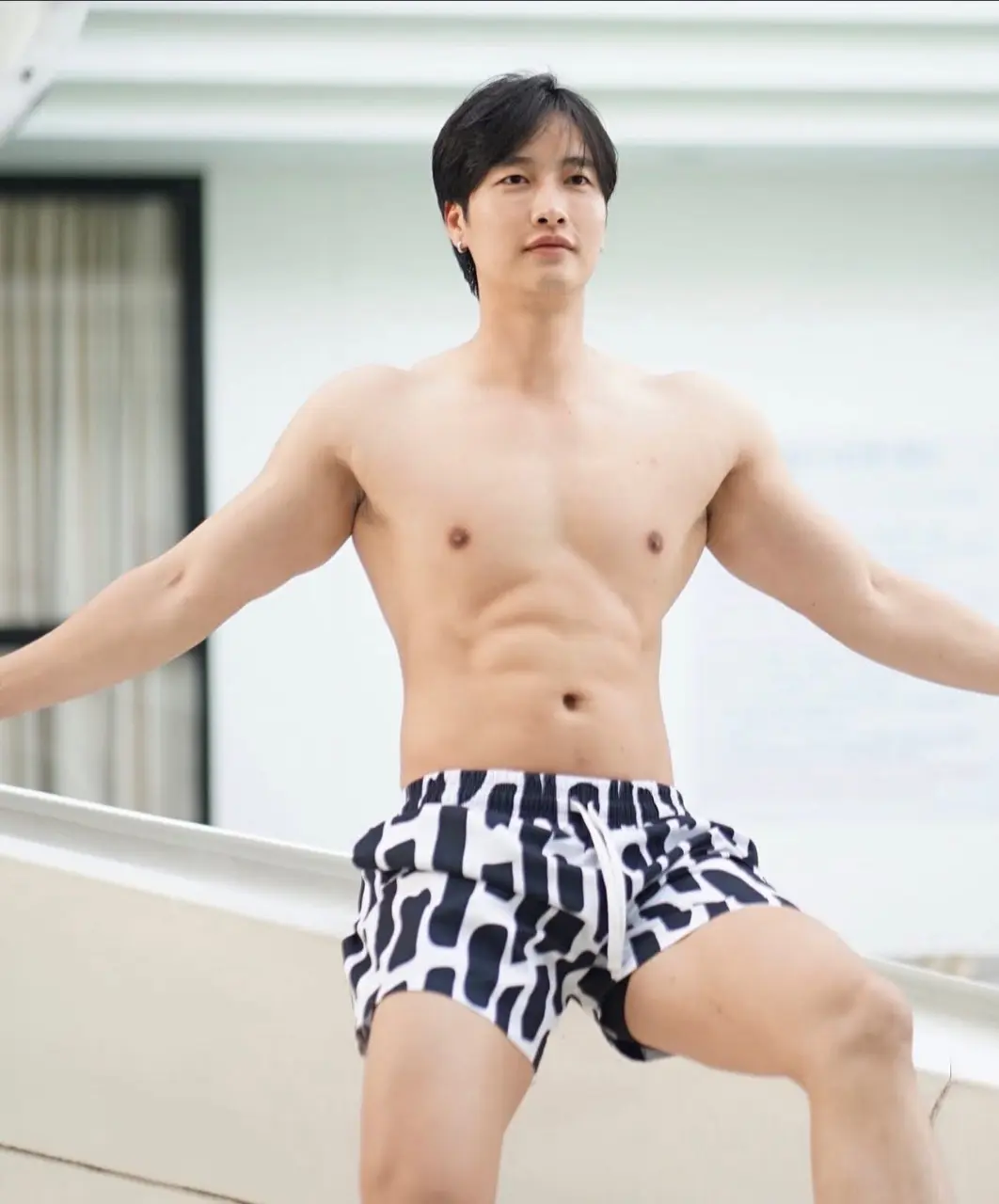 ถอดโชว์เรือนร่าง 2945