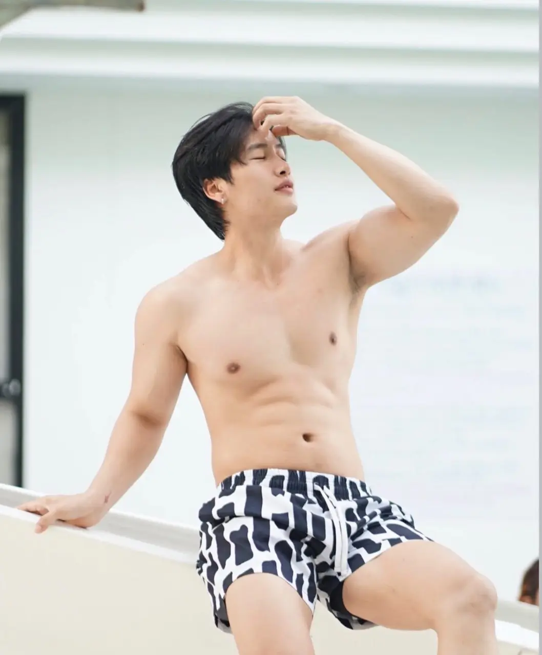 ถอดโชว์เรือนร่าง 2945