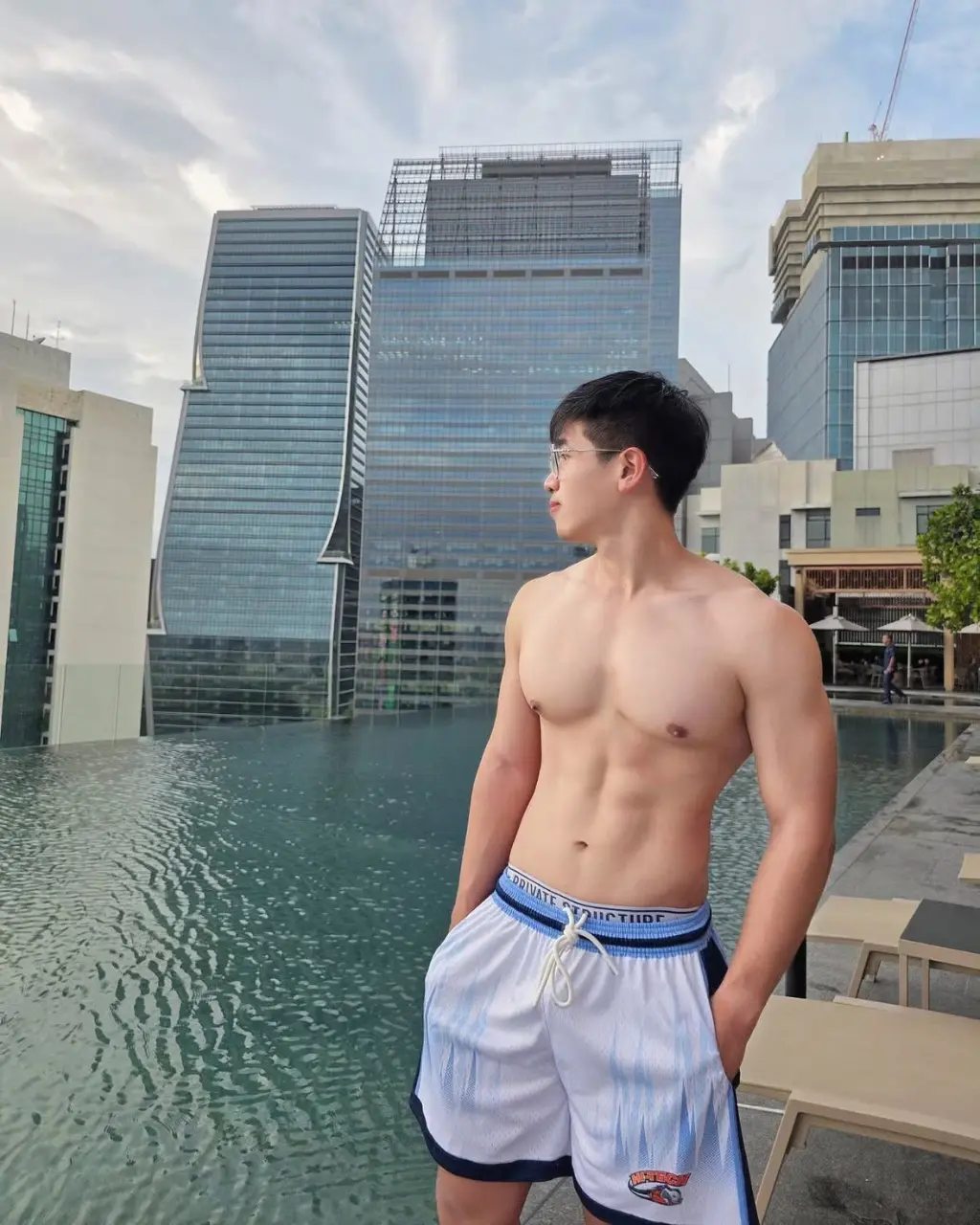 ถอดโชว์เรือนร่าง 2945