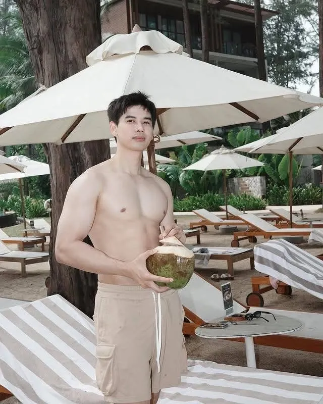 ถอดโชว์เรือนร่าง 2945