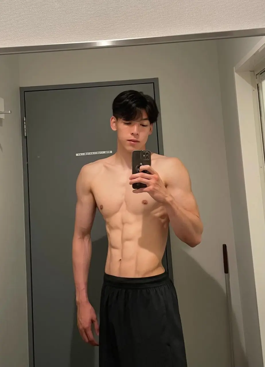 ถอดโชว์เรือนร่าง 2945