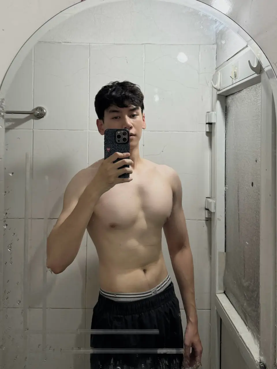 ถอดโชว์เรือนร่าง 2945