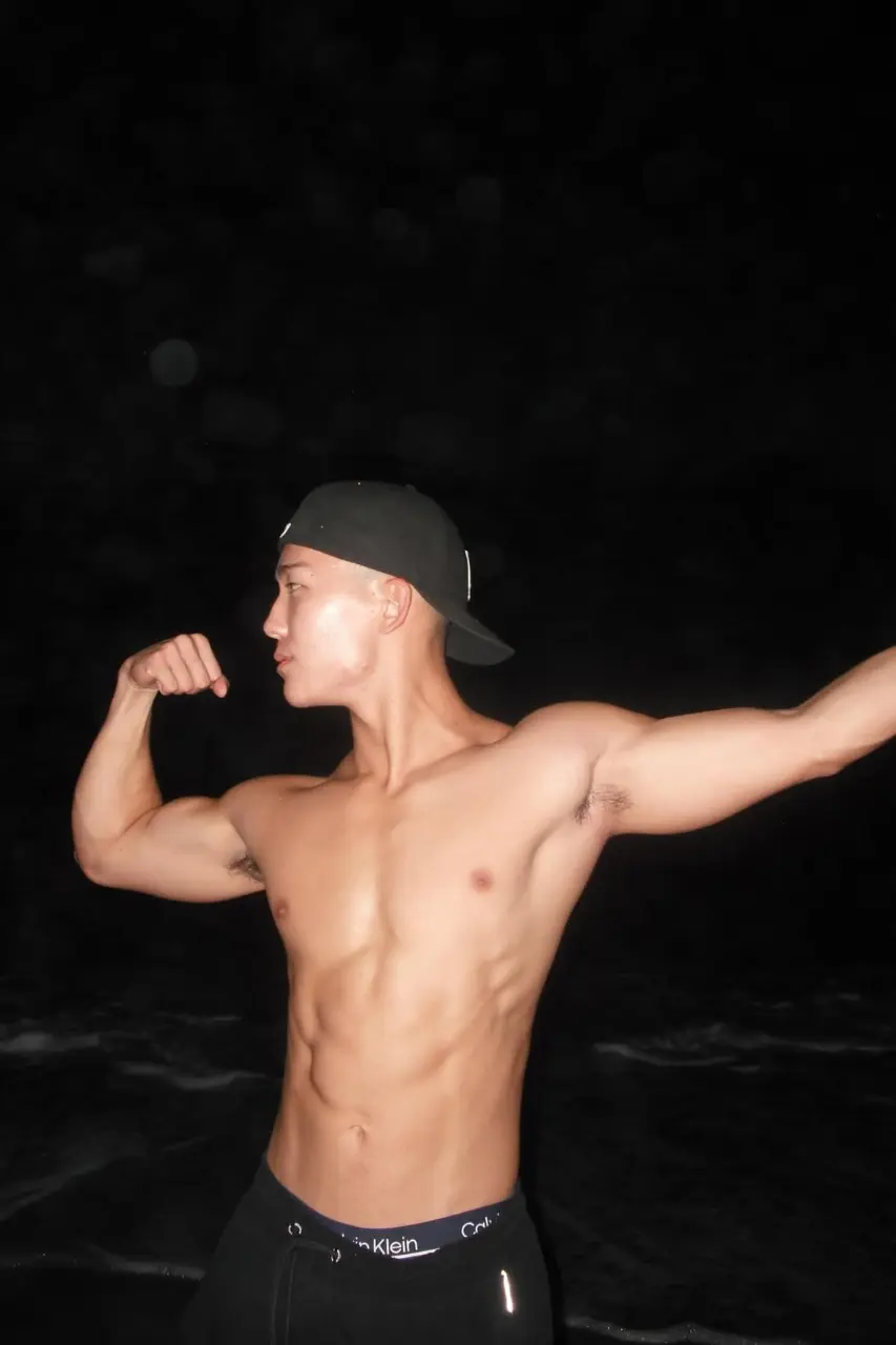 ถอดโชว์เรือนร่าง 2946