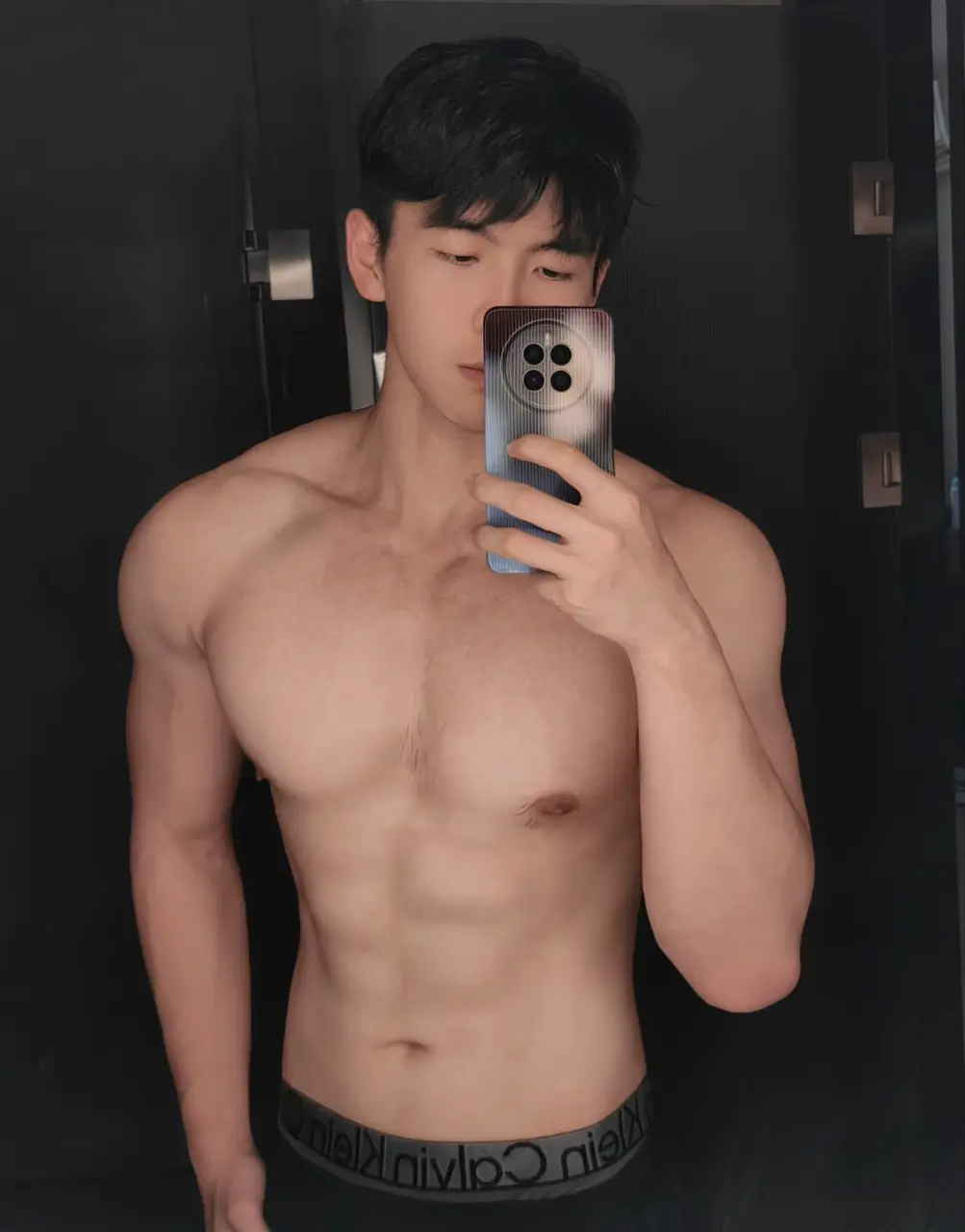 ถอดโชว์เรือนร่าง 2946