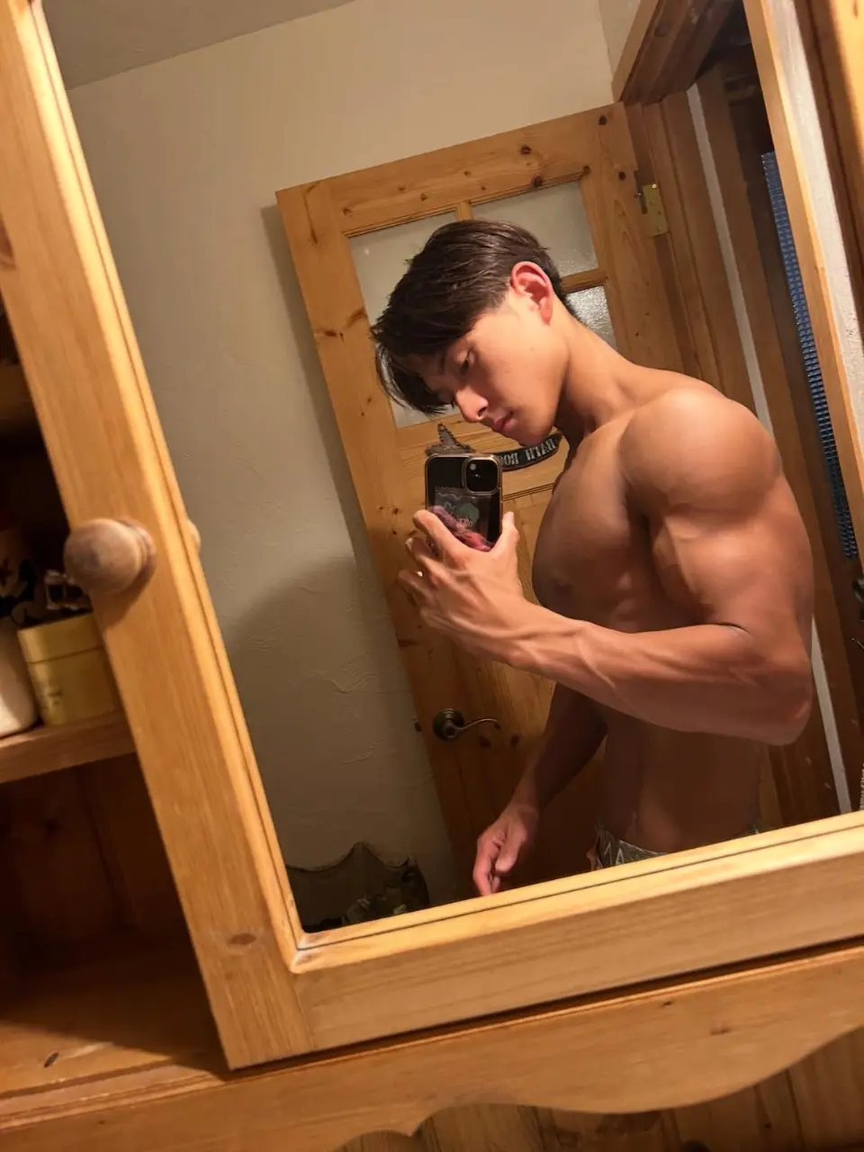 ถอดโชว์เรือนร่าง 2946