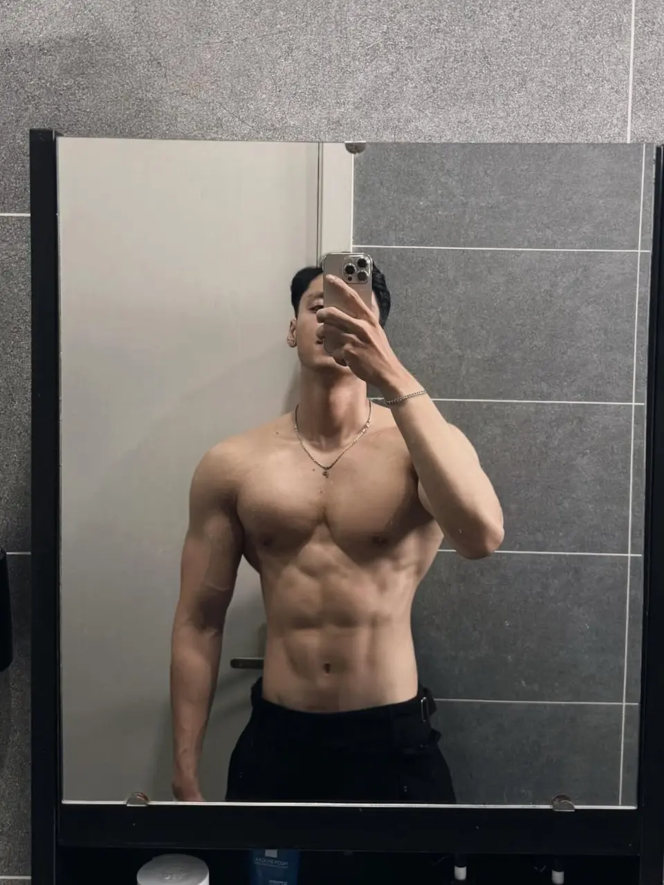 ถอดโชว์เรือนร่าง 2946