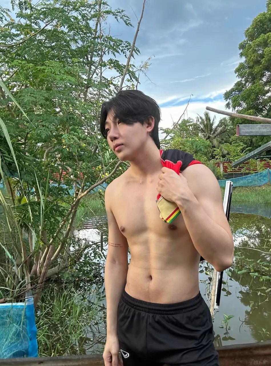 ถอดโชว์เรือนร่าง 2946