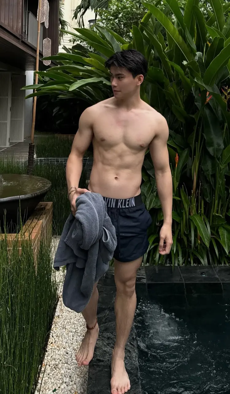 ถอดโชว์เรือนร่าง 2947