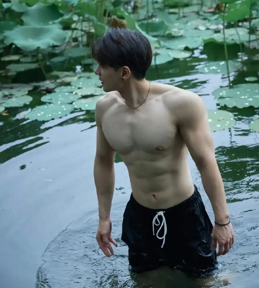 ถอดโชว์เรือนร่าง 2947