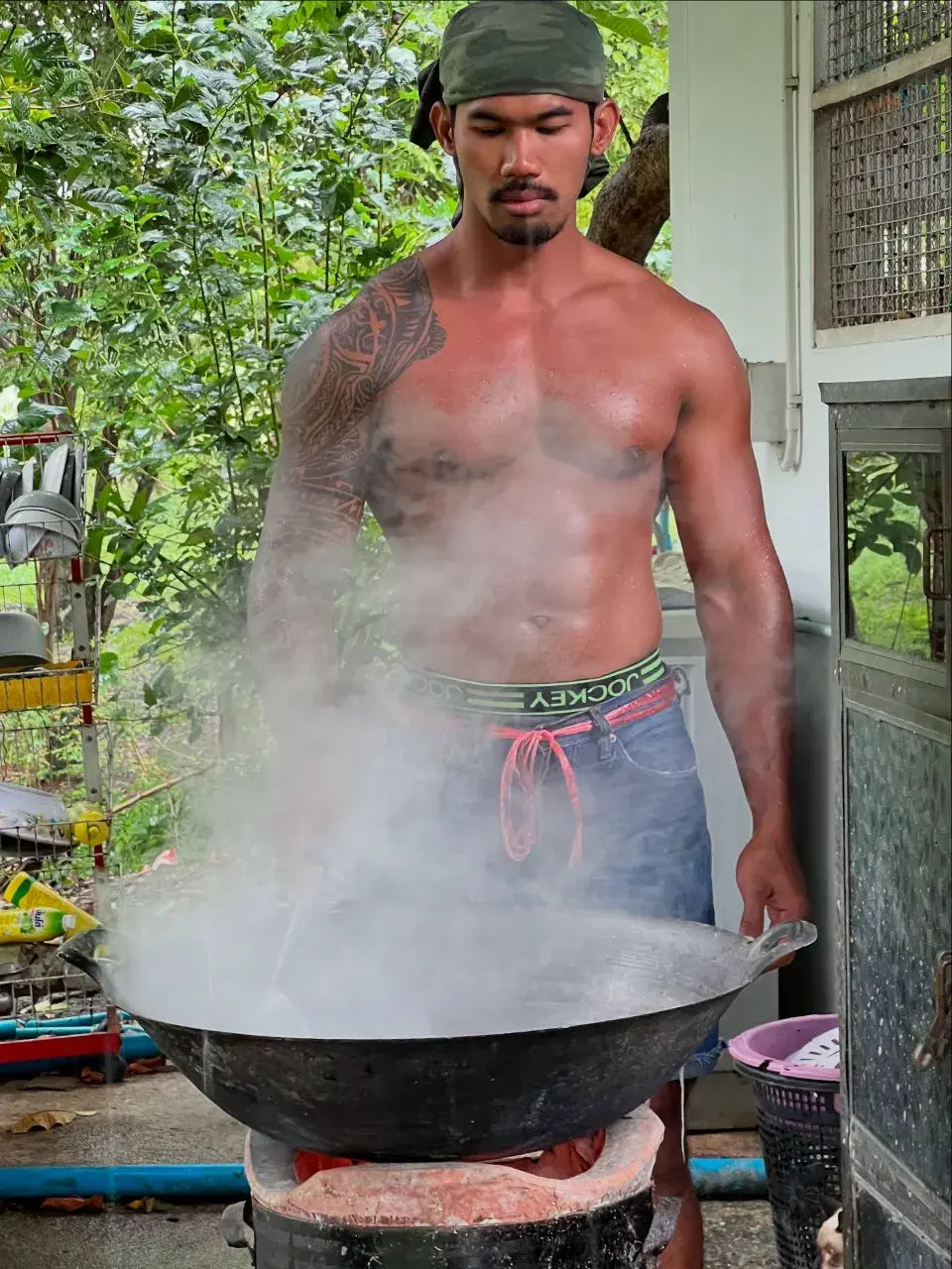 เลียแล้วให้มิด