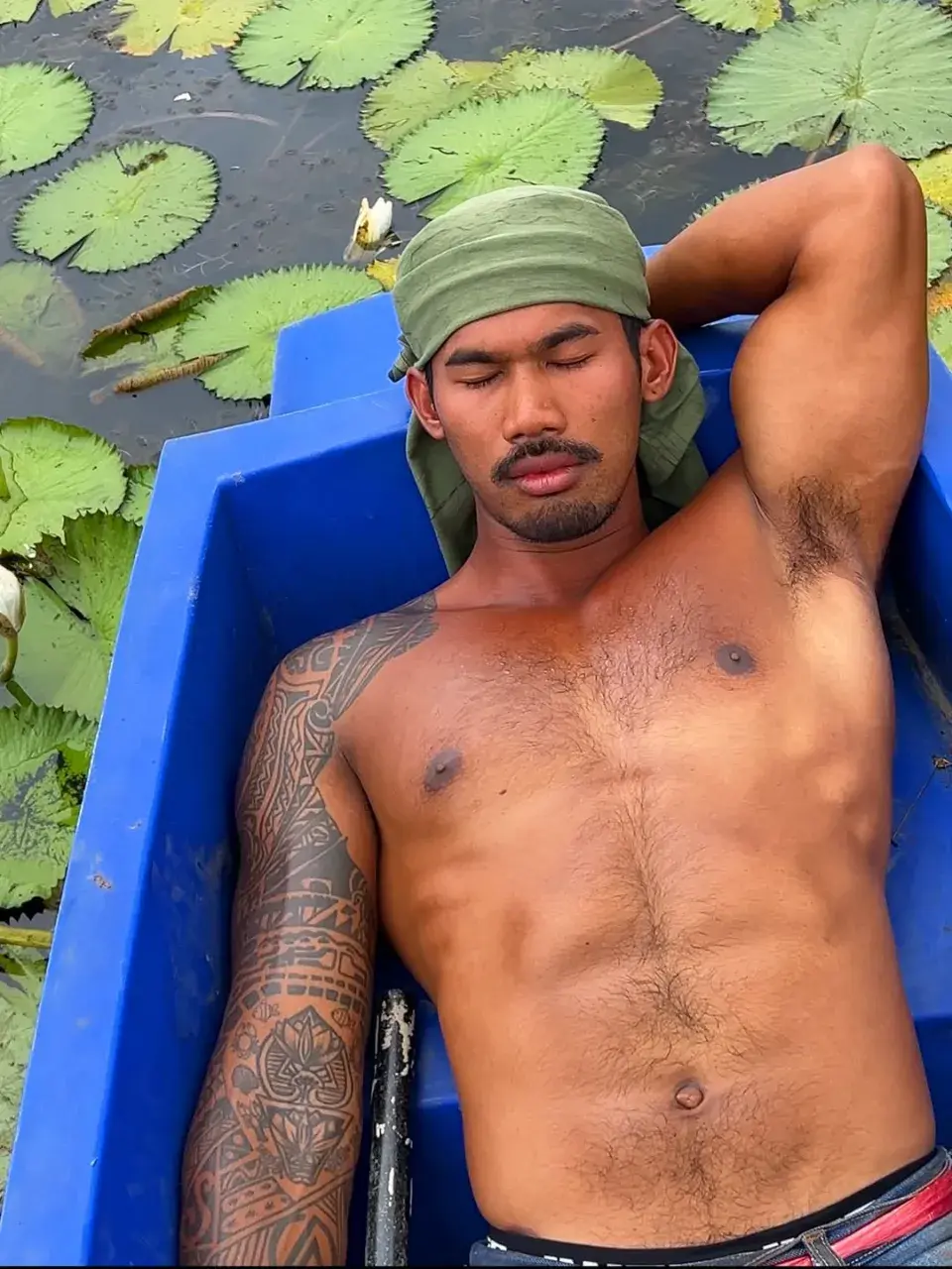 เลียแล้วให้มิด