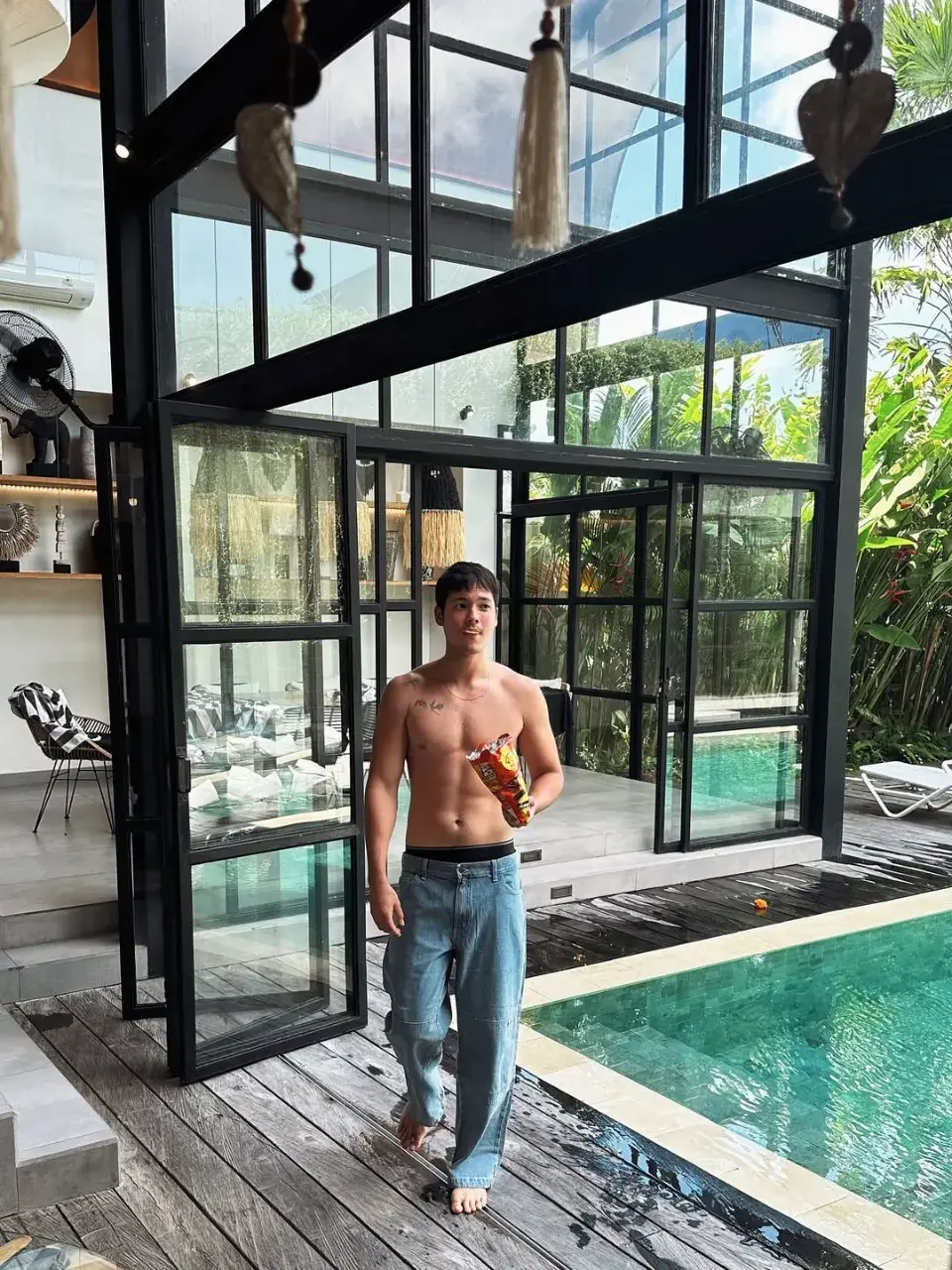 กรุบกรอบ